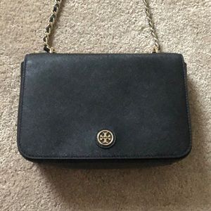 Black Tory Burch crossbody/mini bag. Authentic.